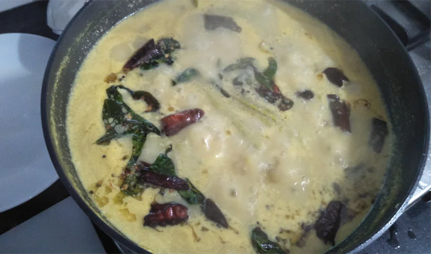 Prawns and Drumstick Curry